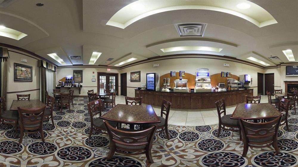 Holiday Inn Express Hotel & Suites Mcpherson By Ihg Extérieur photo