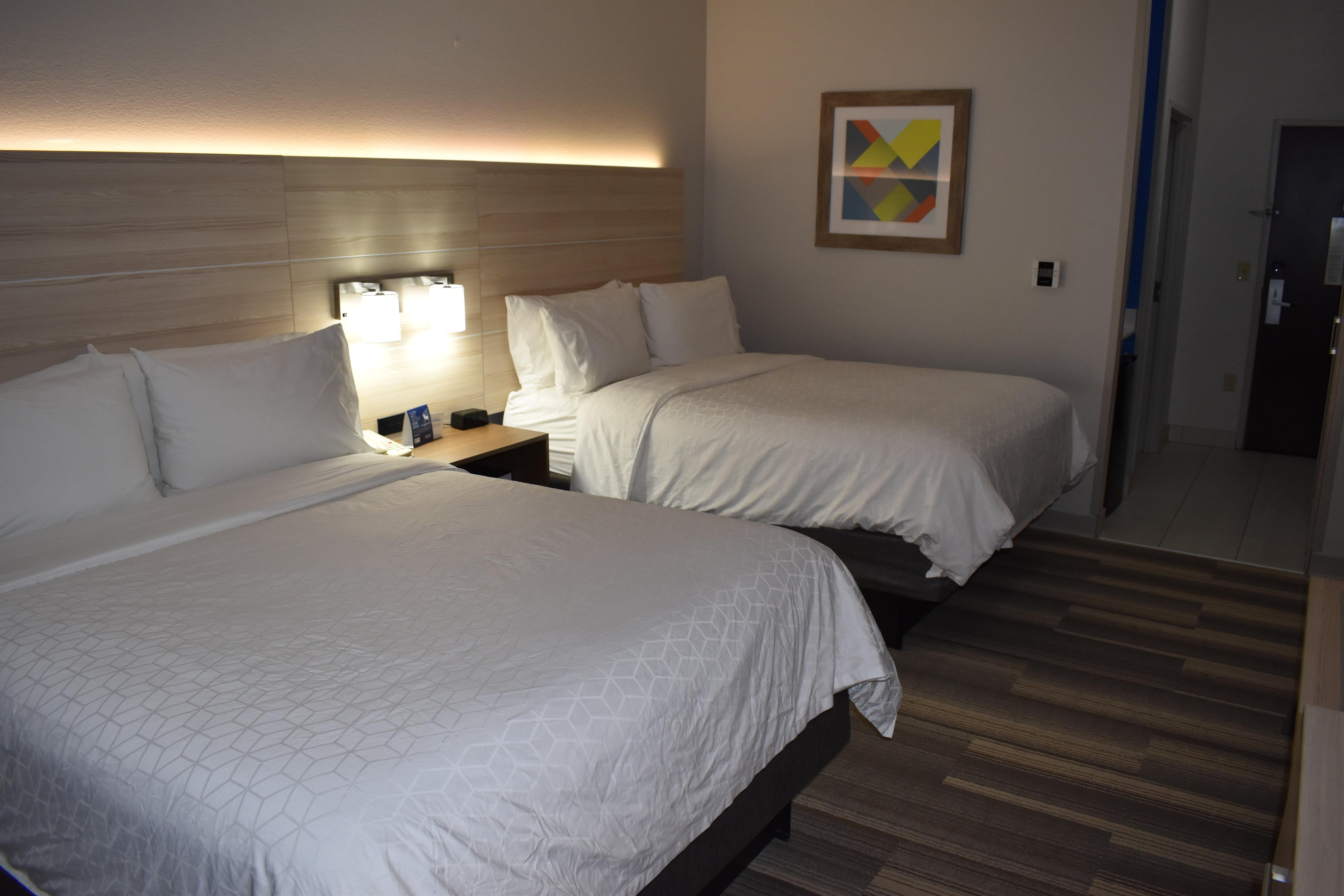Holiday Inn Express Hotel & Suites Mcpherson By Ihg Extérieur photo