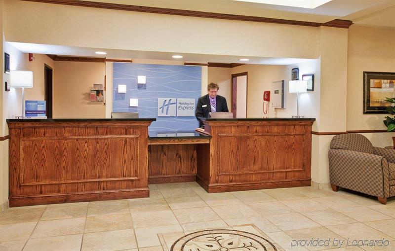 Holiday Inn Express Hotel & Suites Mcpherson By Ihg Extérieur photo
